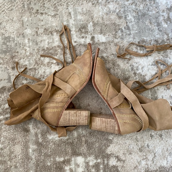 Free People - Picture 5 of 7